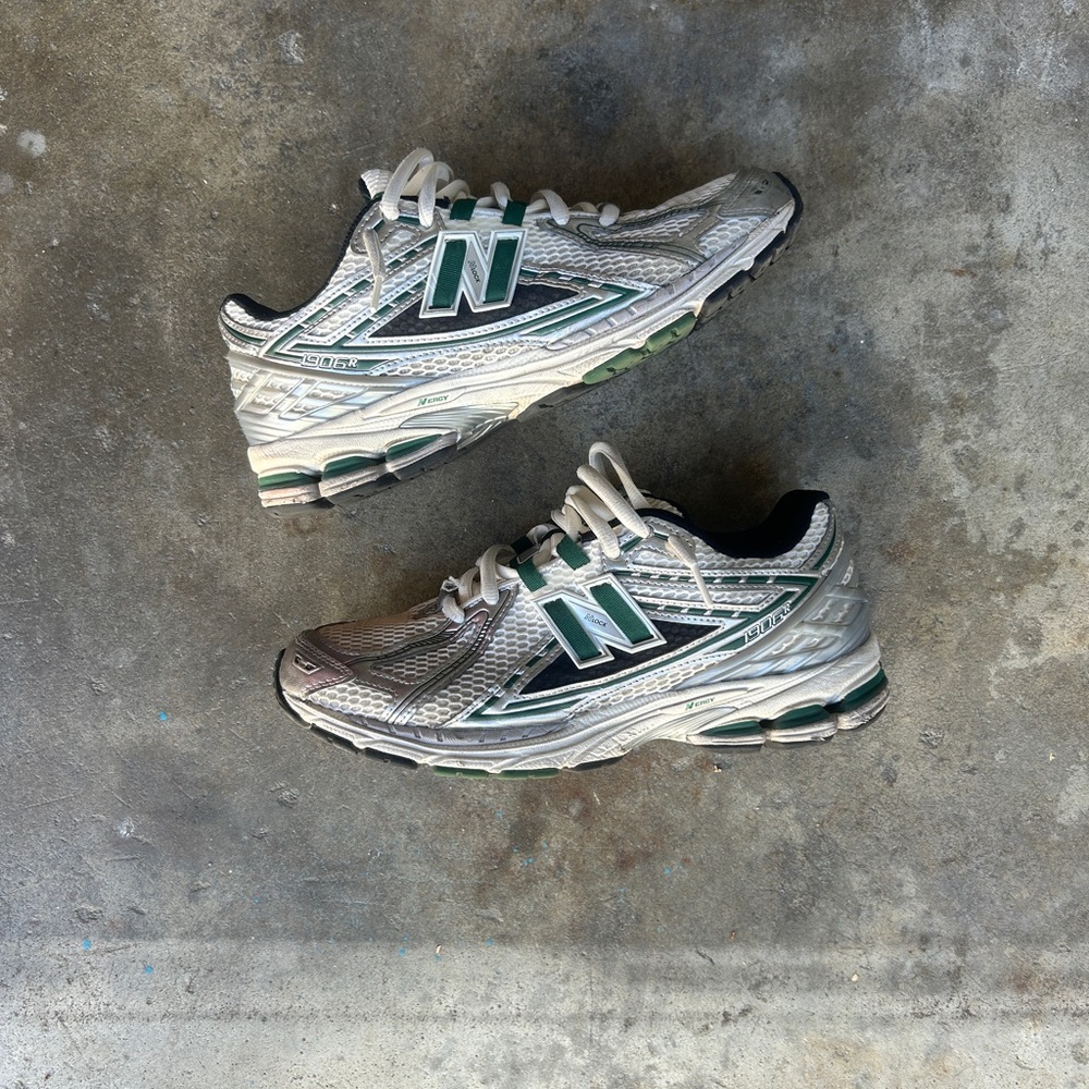 New Balance 1906R “ white green metallic “